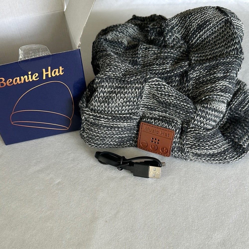 Black and Gray Knit Beanie with Bluetooth